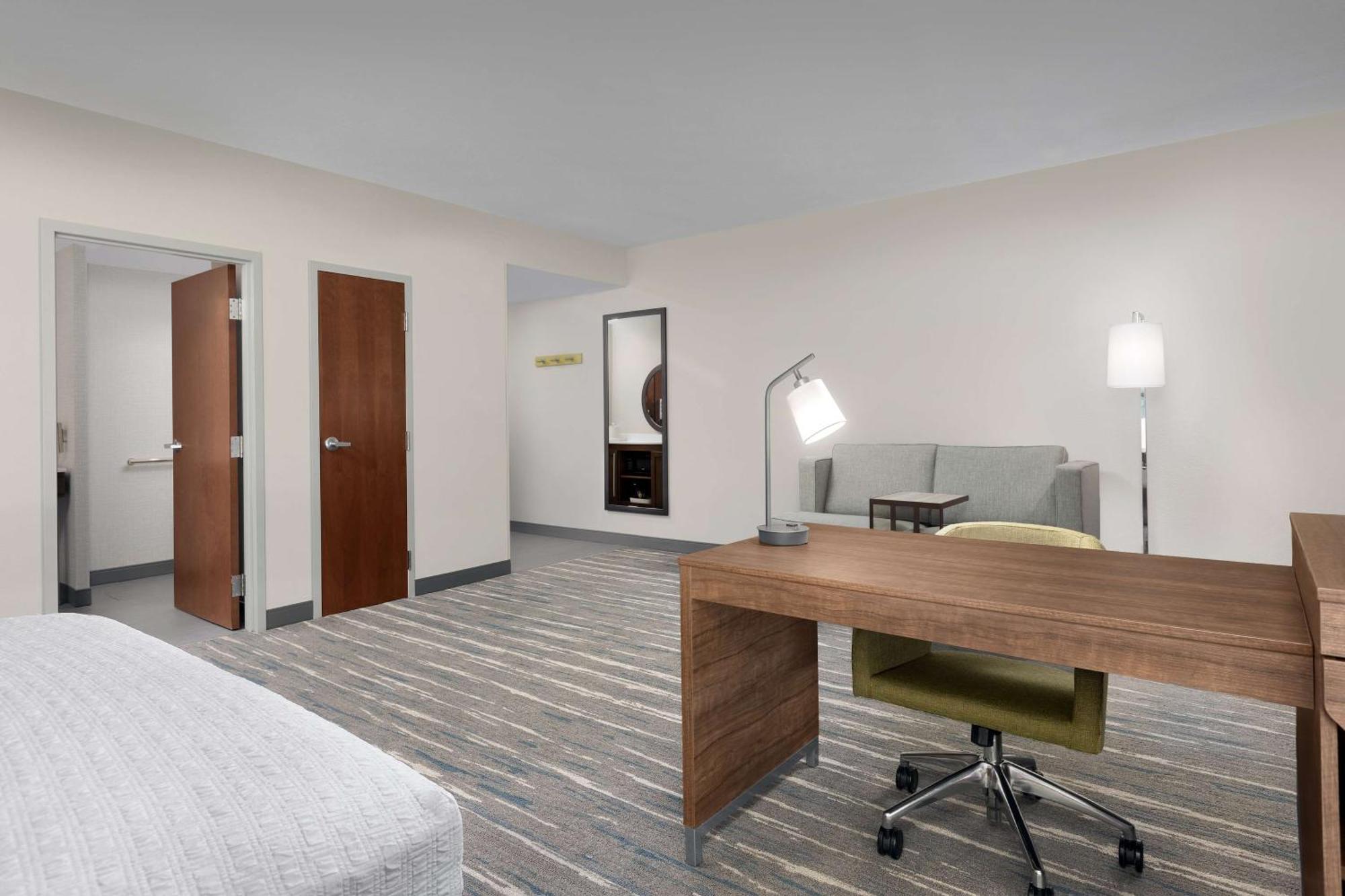 Hampton Inn & Suites Durham University Medical Center 외부 사진